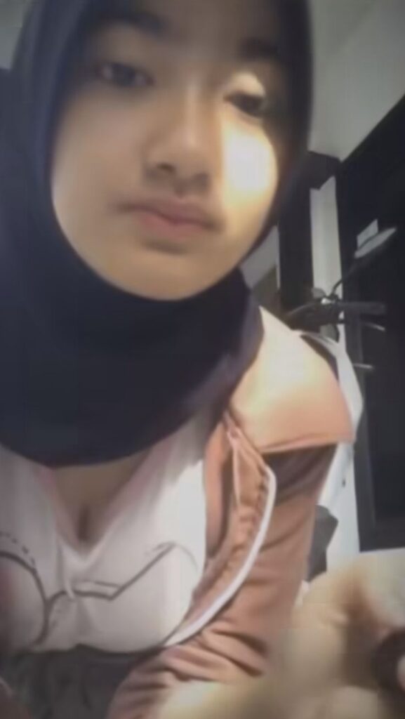 Yang Lagi Viral Bocil Smp Berhijab Bohay Menemukan Kesempatan Saat Kelas Sepi Top Trend 2025